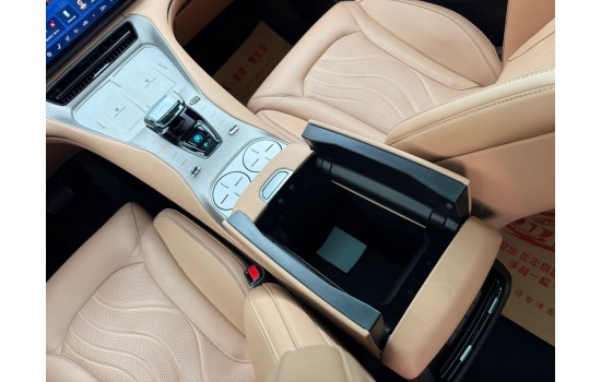 Denza N7 EV, пробіг 15 тисяч км